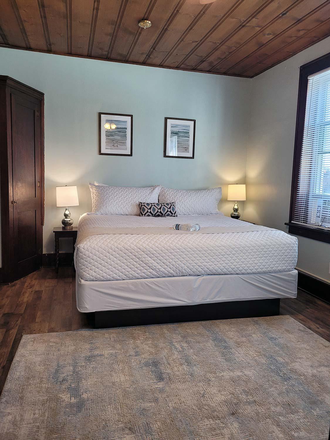 Historic Hotel Nichols South Haven Room photo